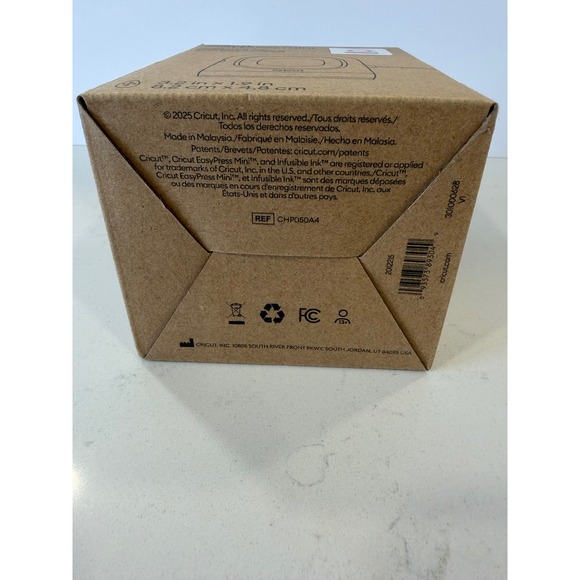 Cricut EasyPress Mini Compact Heat Press Raspberry Red New In Box Sealed - Picture 5 of 6